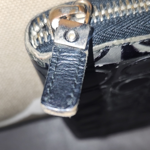 Salvatore Ferragamo Gancini Embossed Gray And Black Leather Wallet - Picture 11 of 16